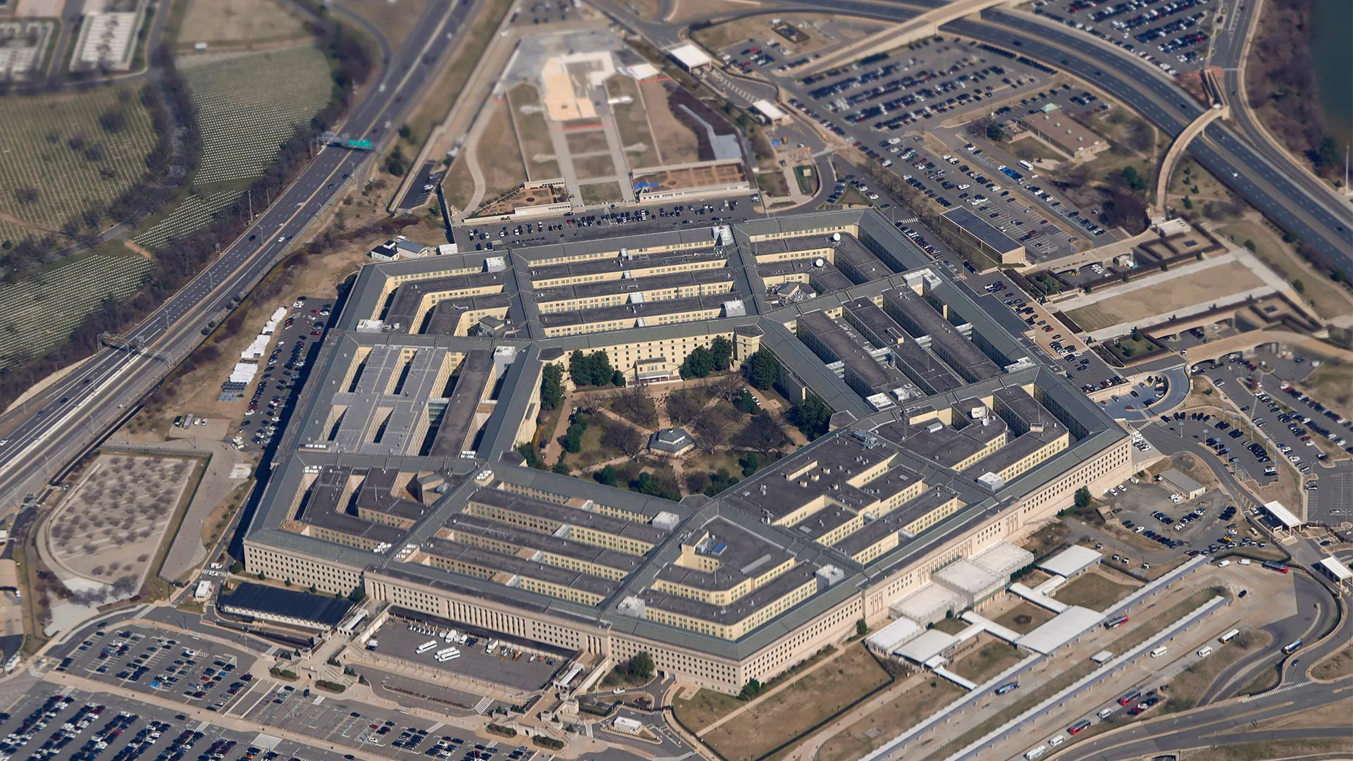 PentagonがGoogleやNvidiaなど7社と契約、AIを「戦争に使う」時代が本格化