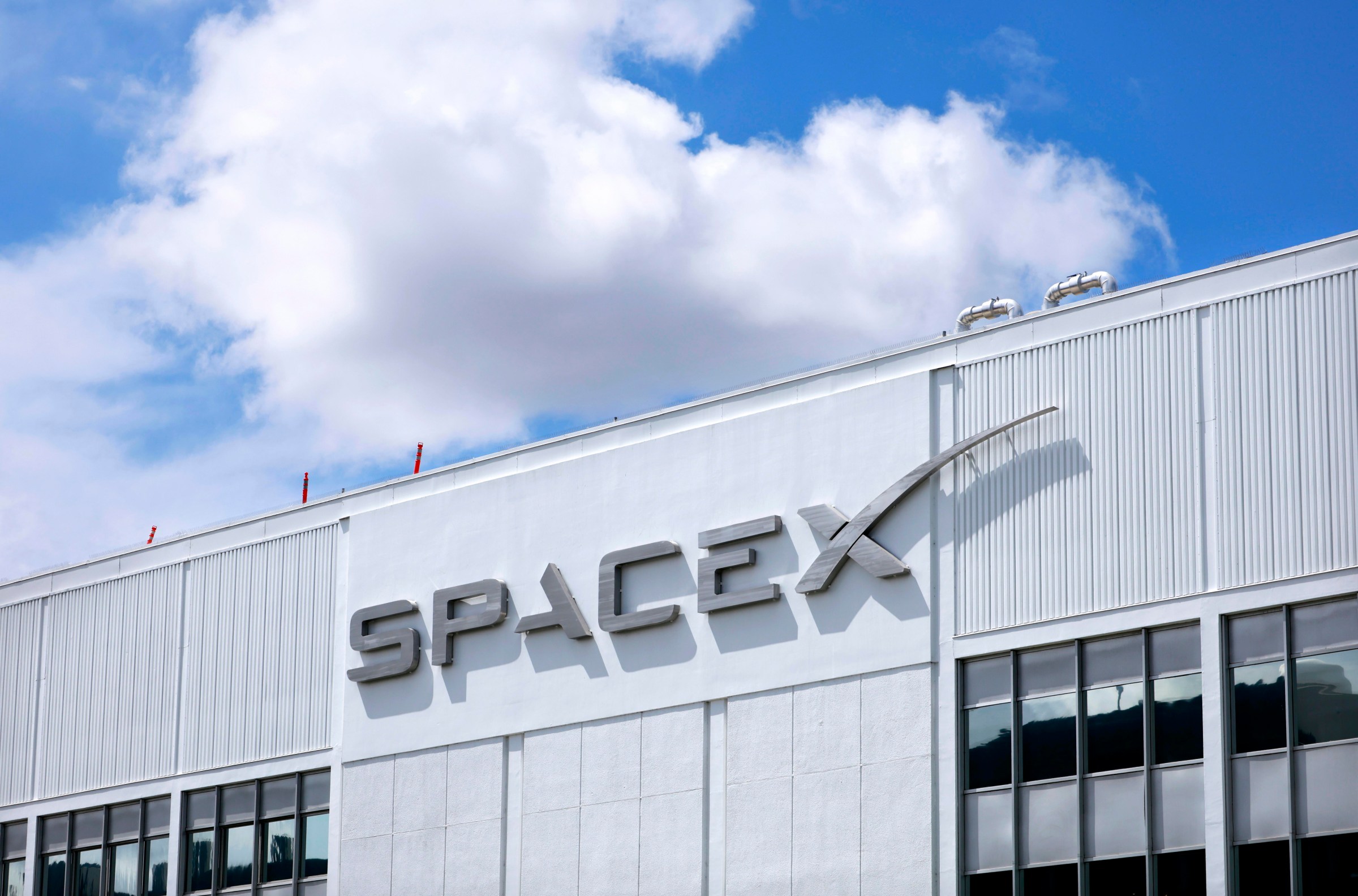 SpaceXがテキサスで「AIチップ工場」に55億ドルを投じる計画、でも総額は最大1190億ドル級になるかも