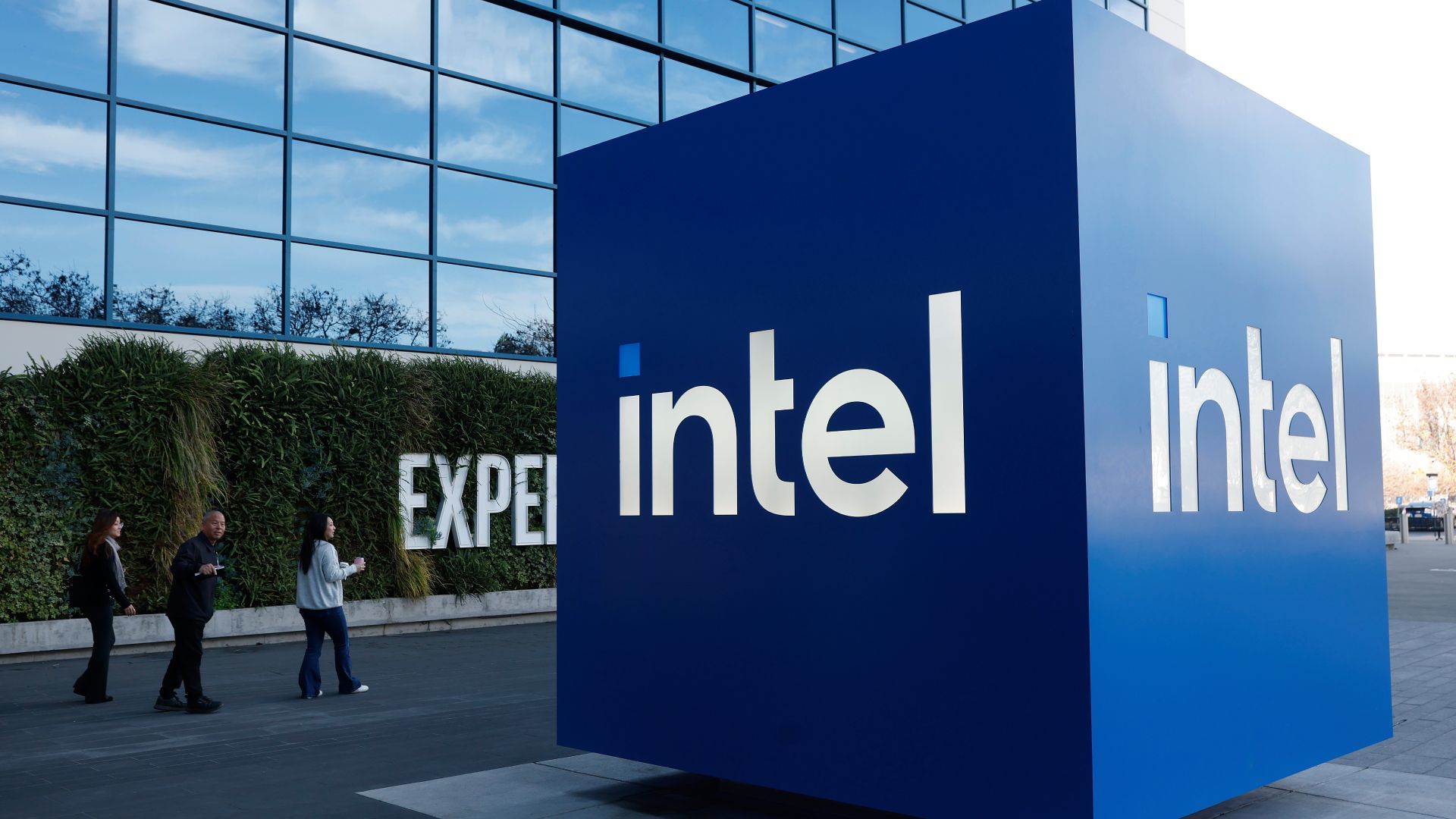 Intelの次世代AI GPU「Crescent Island」はHBMを避け、LPDDR5Xで勝負するらしい